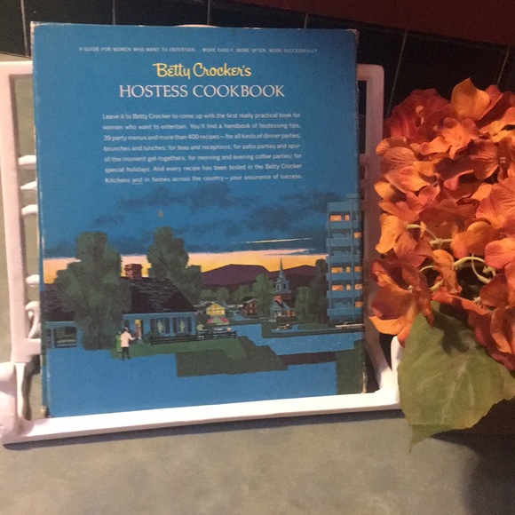 Betty Crocker first edition Hostess Cookbook 1967 - Picture 6 of 8